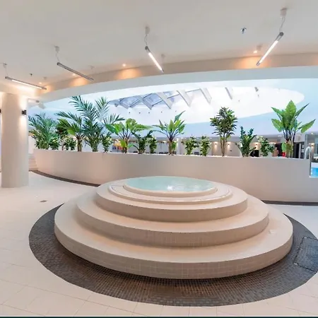 아파트 Hanza Tower De Lux Black *