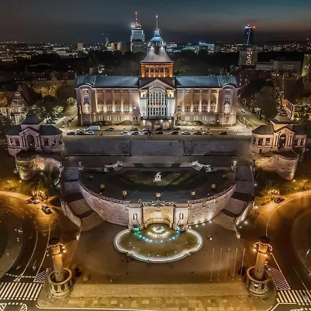 Hanza Tower De Lux Black *