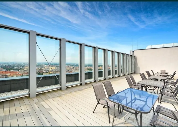 Hanza Tower De Lux Black Apartment